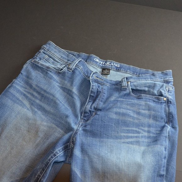 Jeans - Picture 1 of 8